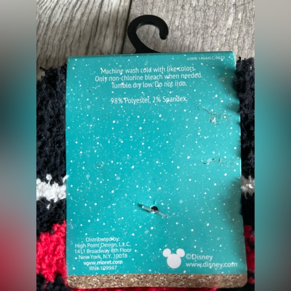 Cute Cozy Disney Holiday socks - Picture 4 of 4